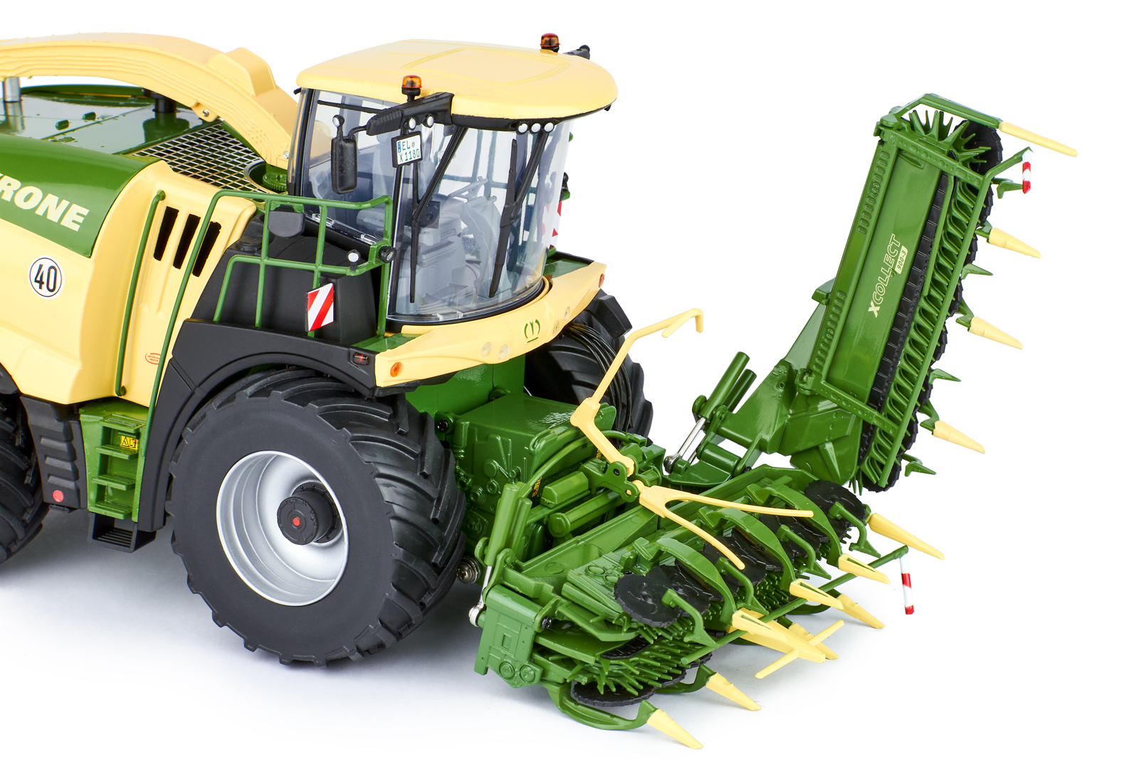 Krone BiG X 1180 mit Maisvorsatz und Pick-up Modell von ROS 1:32