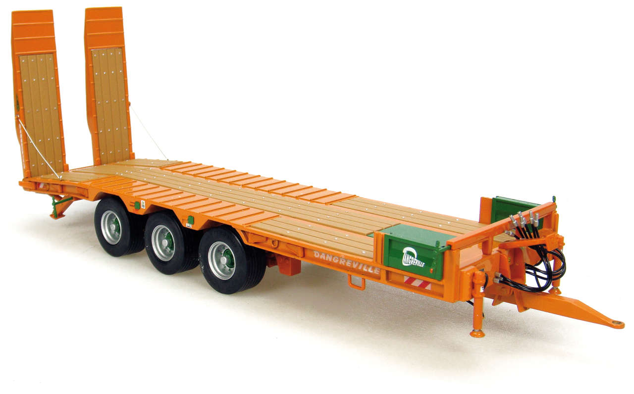 Dangreville PE 32 Tiefladeanhänger Modell von Universal Hobbies 1:32