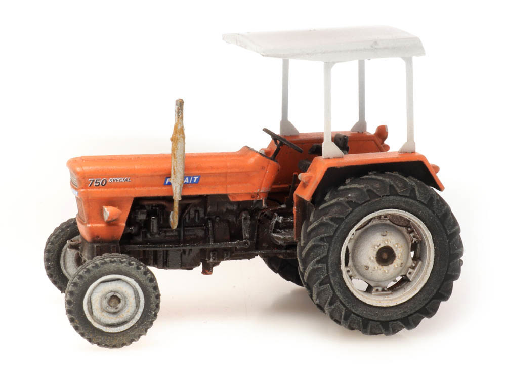 Fiat 750 Special Traktor mit Sonnendach Modell von Artitec 1:87