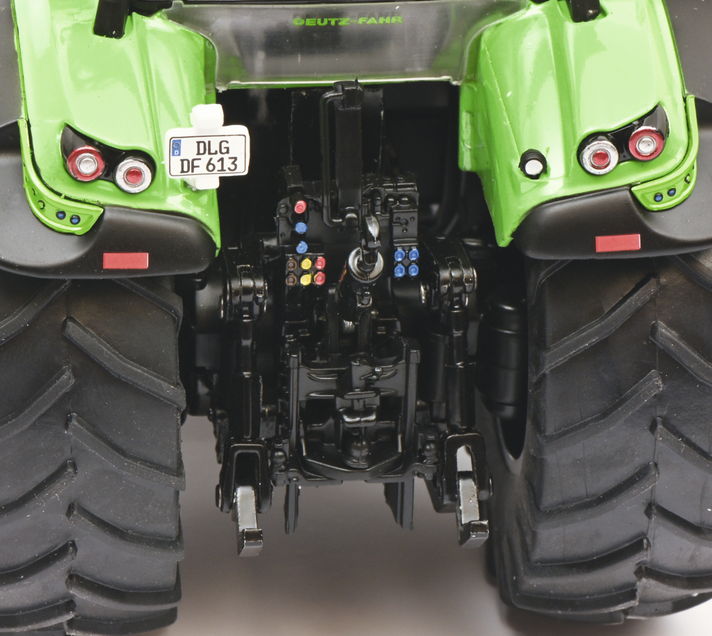 Deutz-Fahr 8280 TTV Lim. Edt. Modell von Schuco 1:32