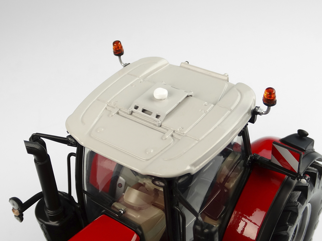 Massey Ferguson 8740 S (2019) Modell von Universal Hobbies 1:32