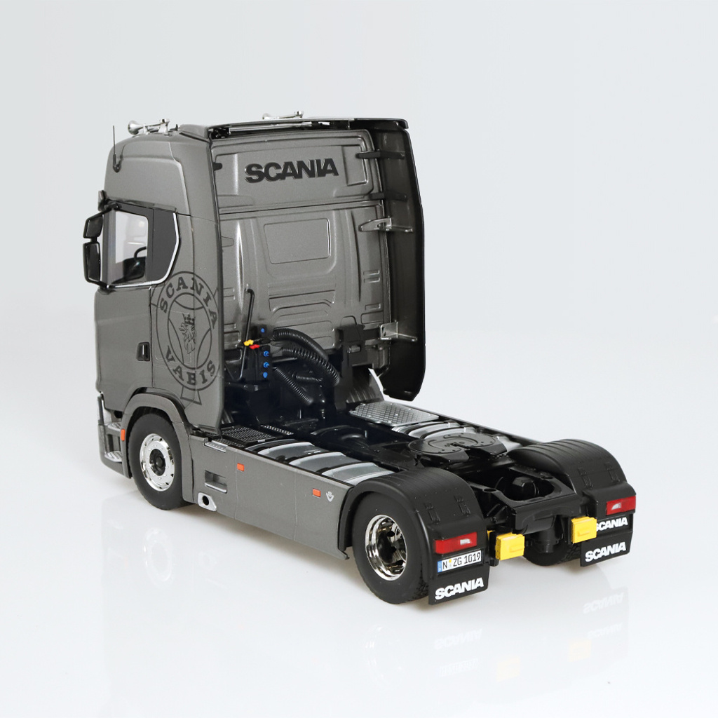 Scania V8 730S 4x2 grau Modell von NZG 1:18