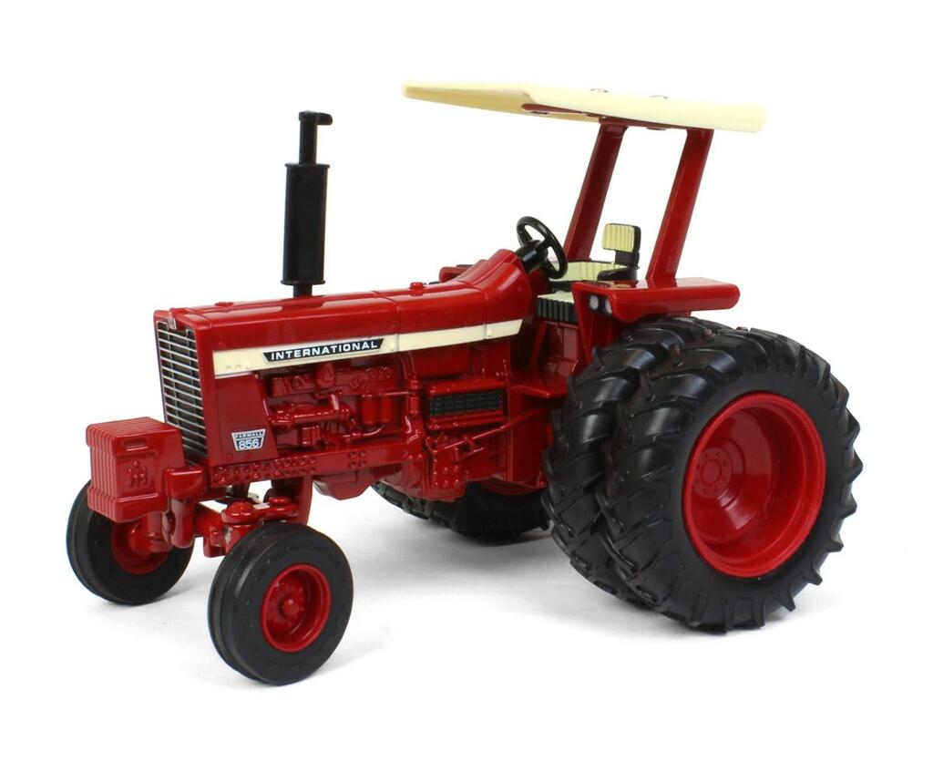 Farmall 856 Traktor-1