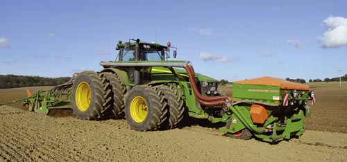 Becher Traktor mit Zwillingsbereifung