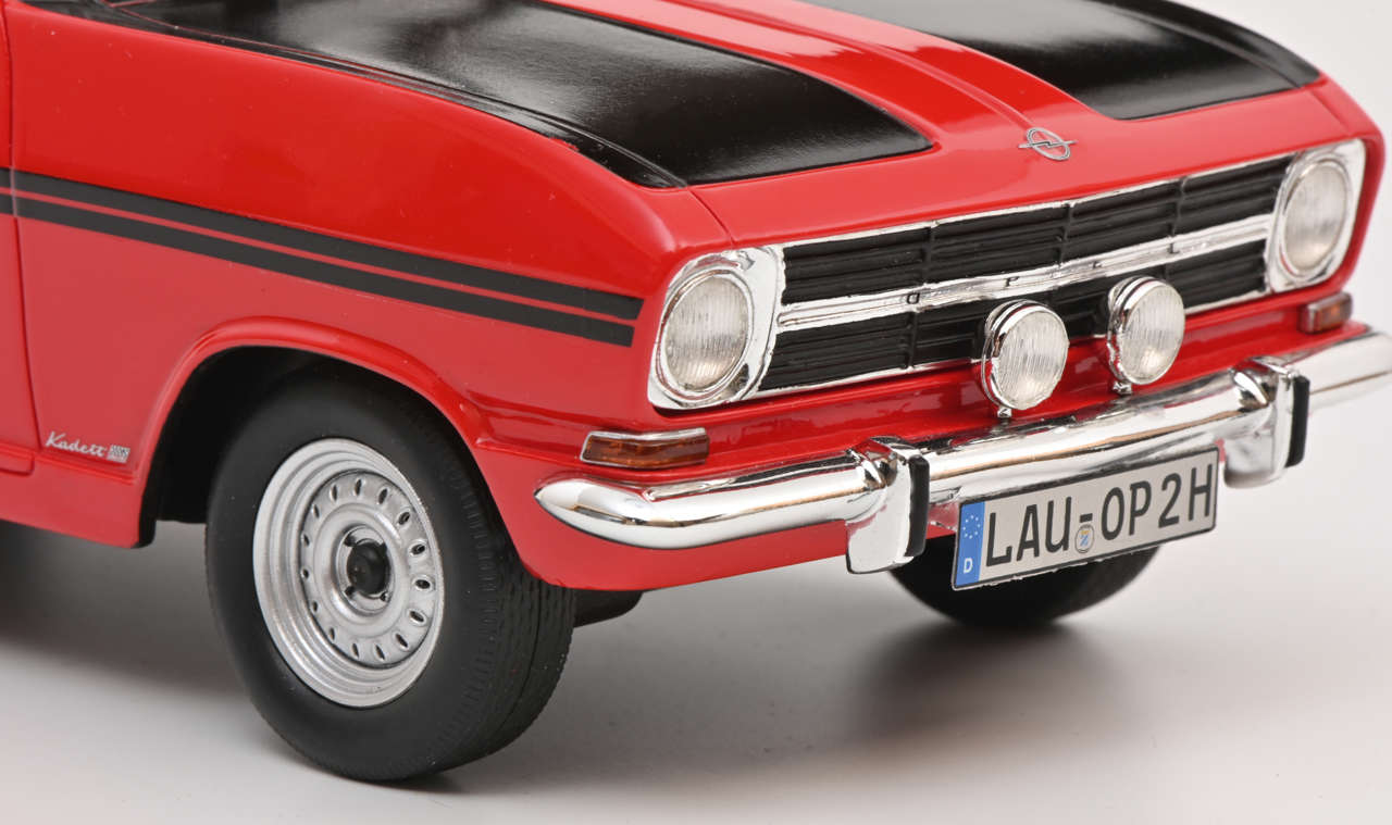 Opel Kadett Rally Coupé Modell von Schuco 1:18