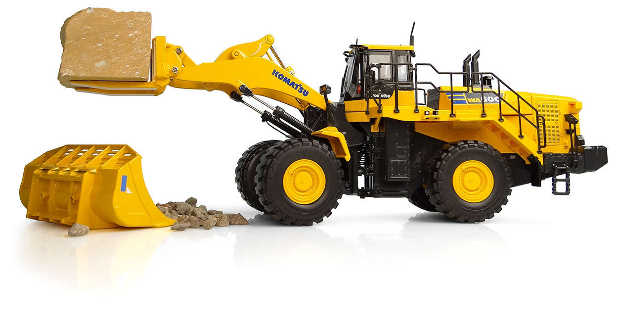 Komatsu WA600-8 mit Schaufel und Palettengabel Steinlader Modell von Universal Hobbies 1:50