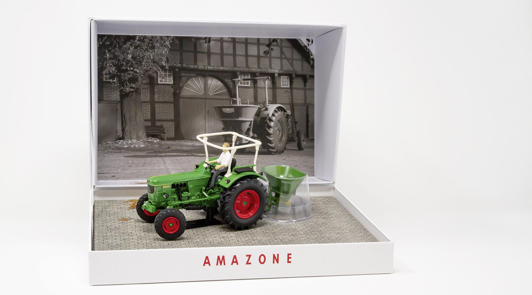 Deutz D60 05 - Fritzmeier Überrollbügel und Amazone ZA Limited Edition Modell von Universal Hobbies 1:32