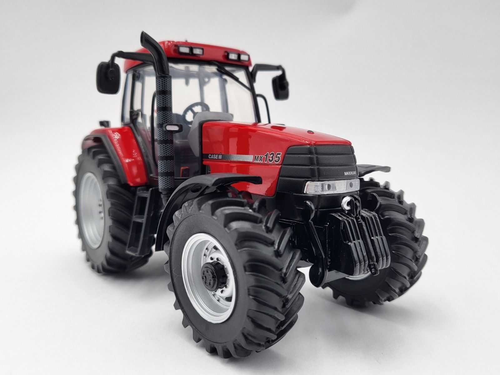 Case IH MX 135 Logo horizontal Lim. Edt. Modell von Universal Hobbies 1:32