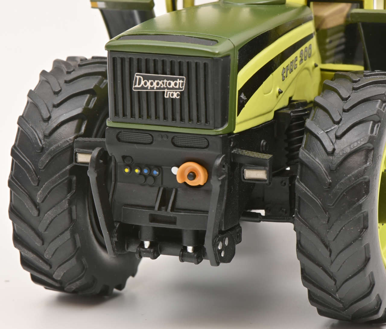 Doppstadt Trac 200 grün/dunkelgrün Modell von Schuco 1:32