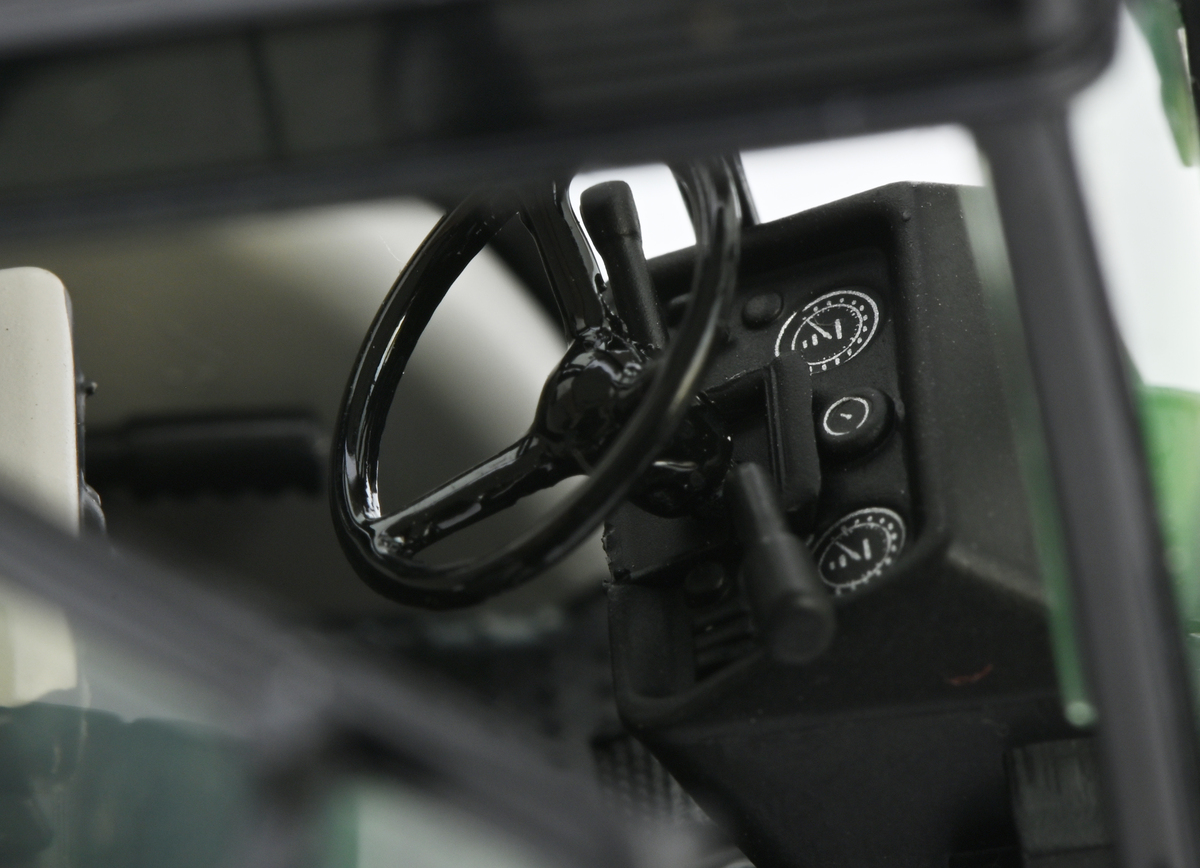 Case IH 1455 XLA schwarz Lim. Edt. Modell von Schuco 1:32