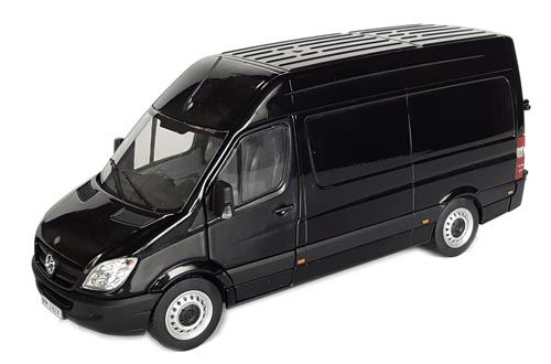 Mercedes-Benz Sprinter schwarz Modell von MarGe Models 1:32