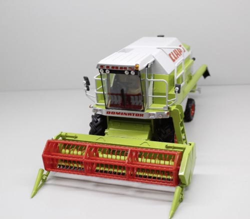 Claas Dominator 88 S Mähdrescher Modell von Replicagri 1:32