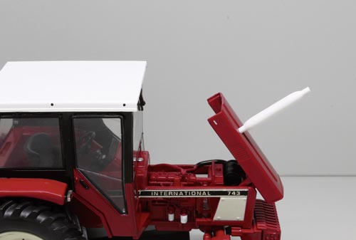 IHC 743 Modell von Replicagri 1:32