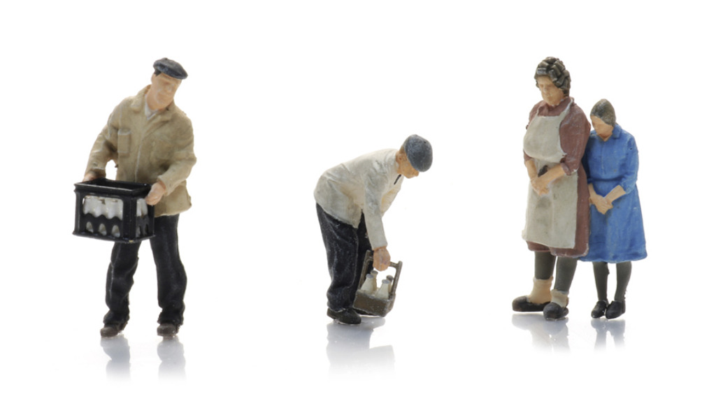 Milchmänner mit Kundinnen-1