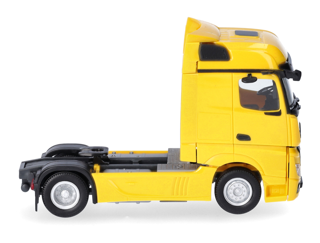 Mercedes-Benz Actros Bigspace '18 Solozugmaschine 2achs Modell von herpa 1:87