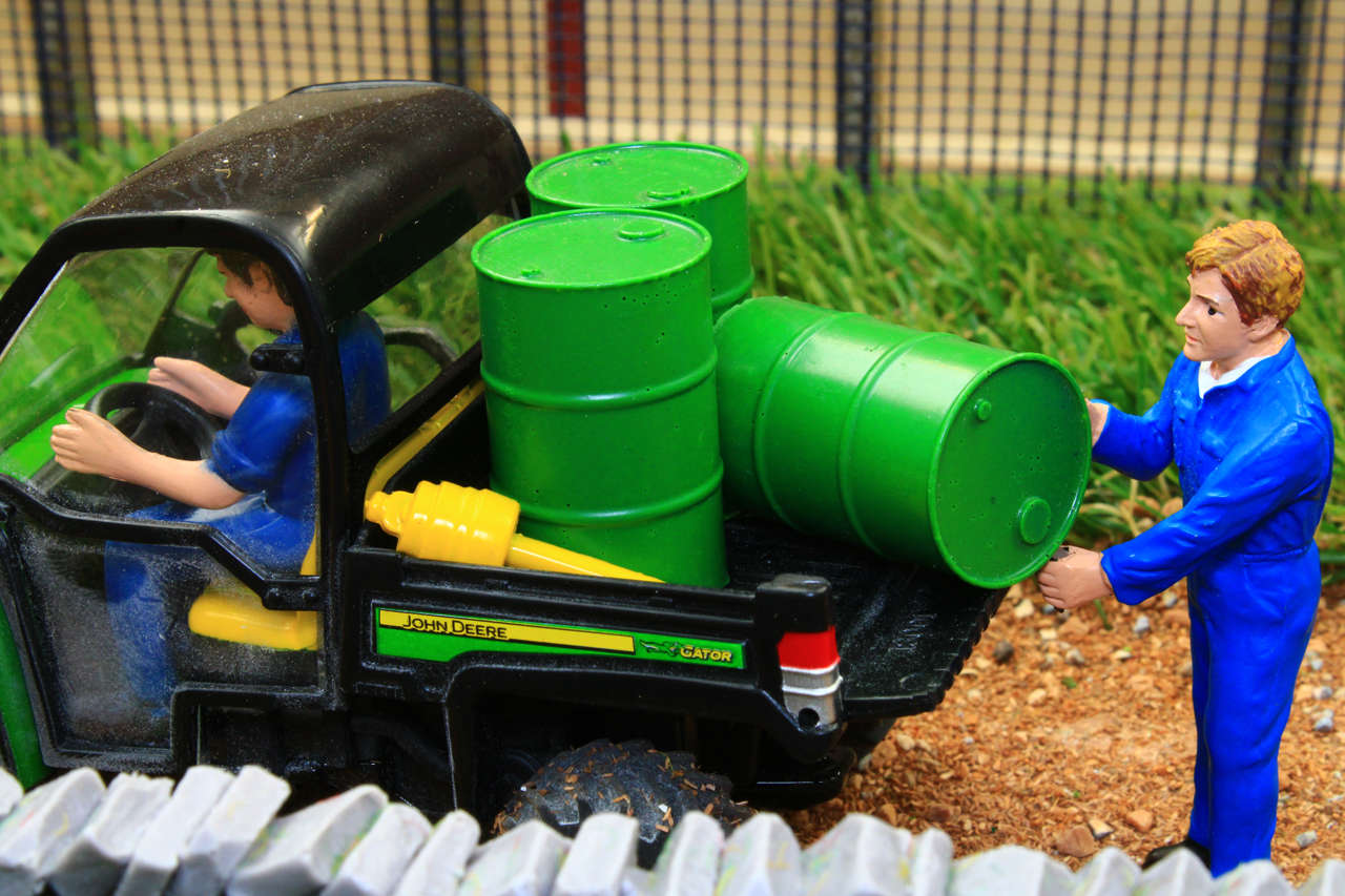 Fässer 3 Stück grün Modell von Brushwood Toys 1:32