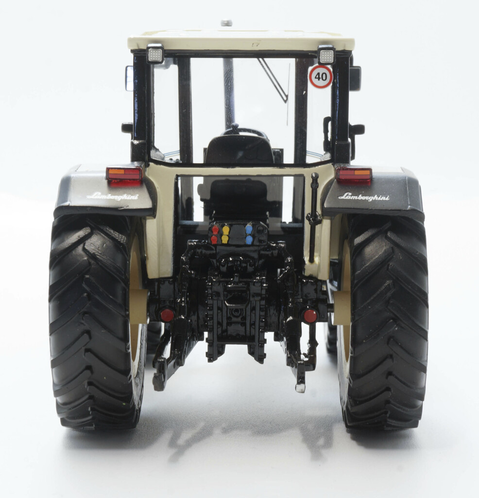 Lamborghini Grand Prix 674-80 Limited Edition Modell von PowerTrac Models 1:32
