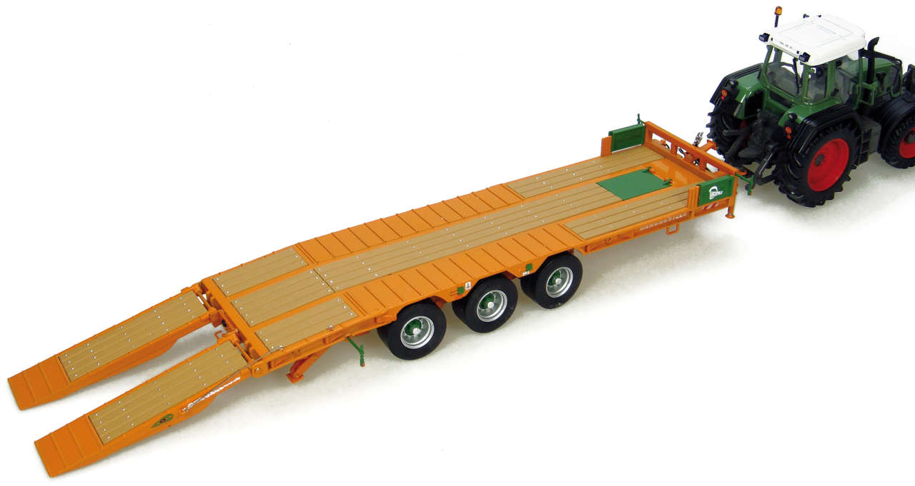 Dangreville PE 32 Tiefladeanhänger Modell von Universal Hobbies 1:32