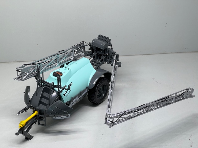 Berthoud Vantage 55-60 Modell von Replicagri 1:32