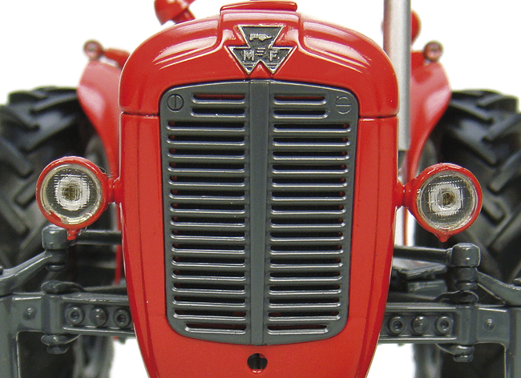Massey Ferguson 35X Modell von Universal Hobbies 1:16
