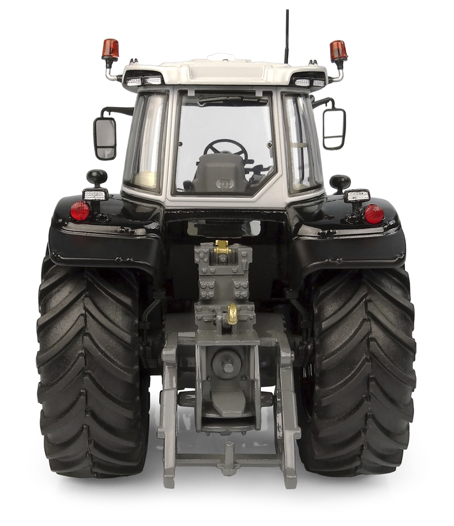 Massey Ferguson 7S.165 „MF by you“ Modell von Universal Hobbies 1:32