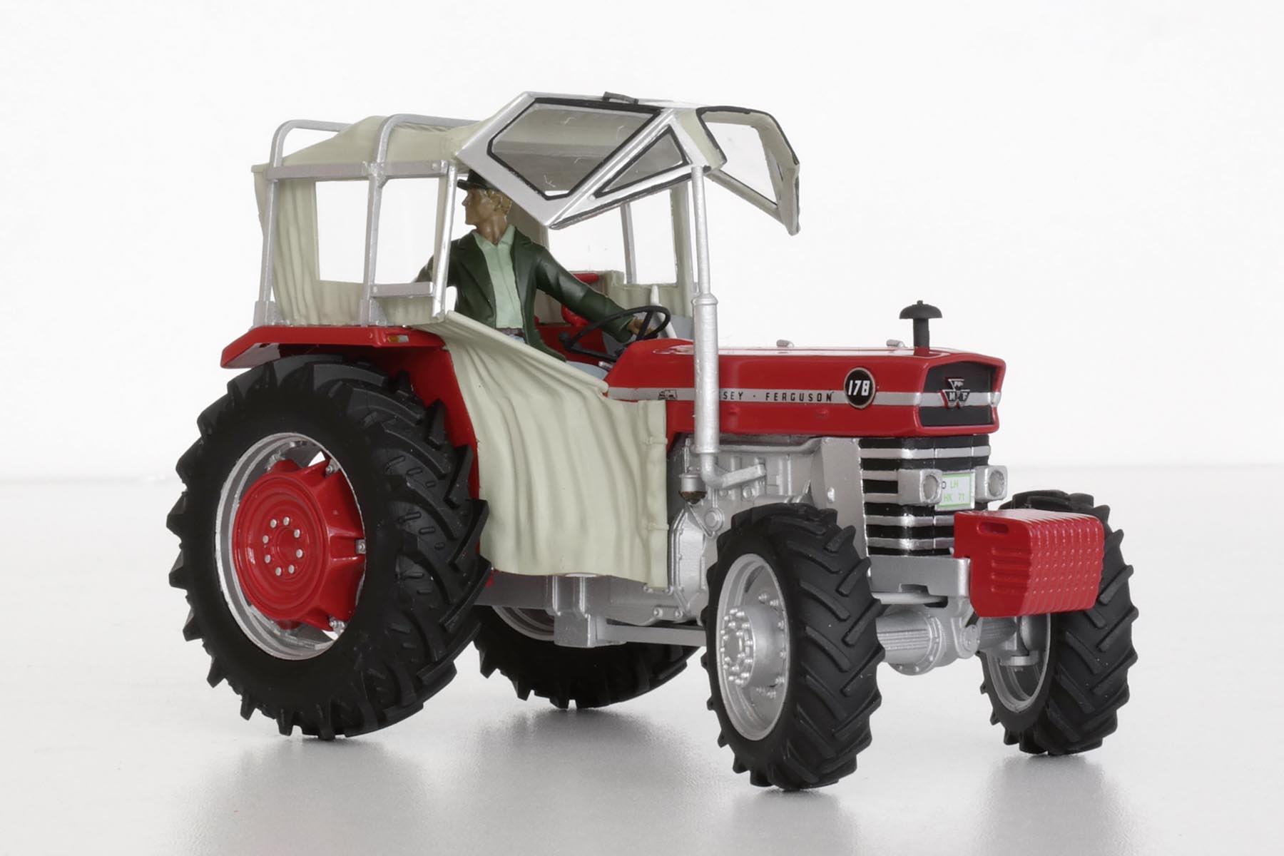 Massey Ferguson MF 178 mit Verdeck und Fahrer Modell von MO-Miniatur 1:32