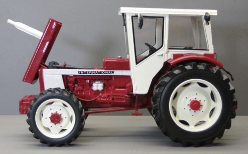 IHC 1046 Modell von Replicagri 1:32