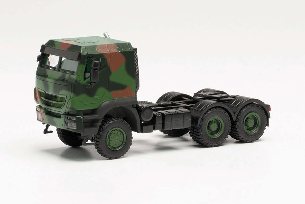 Iveco Trakker 6x6 Flecktarn Bundeswehr Sattelzugmaschine-1