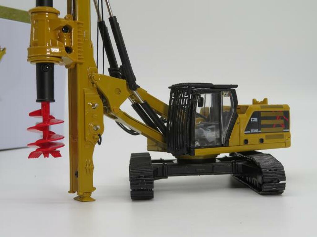 CZM EK160 Kellybohrgerät Modell von DieCast Masters 1:50