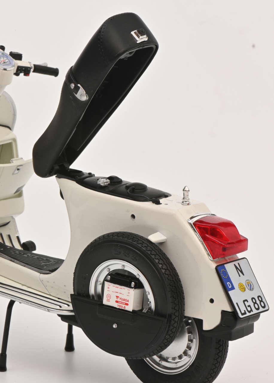 Vespa PX 150 weiß Modell von Schuco 1:10