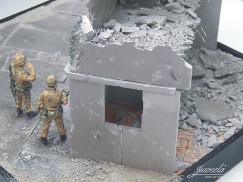 Stahlbetonplatten mit Metallgitter und Fensterausschnitt groß Modell von Juweela M 1:32/35 u. 1:45/48