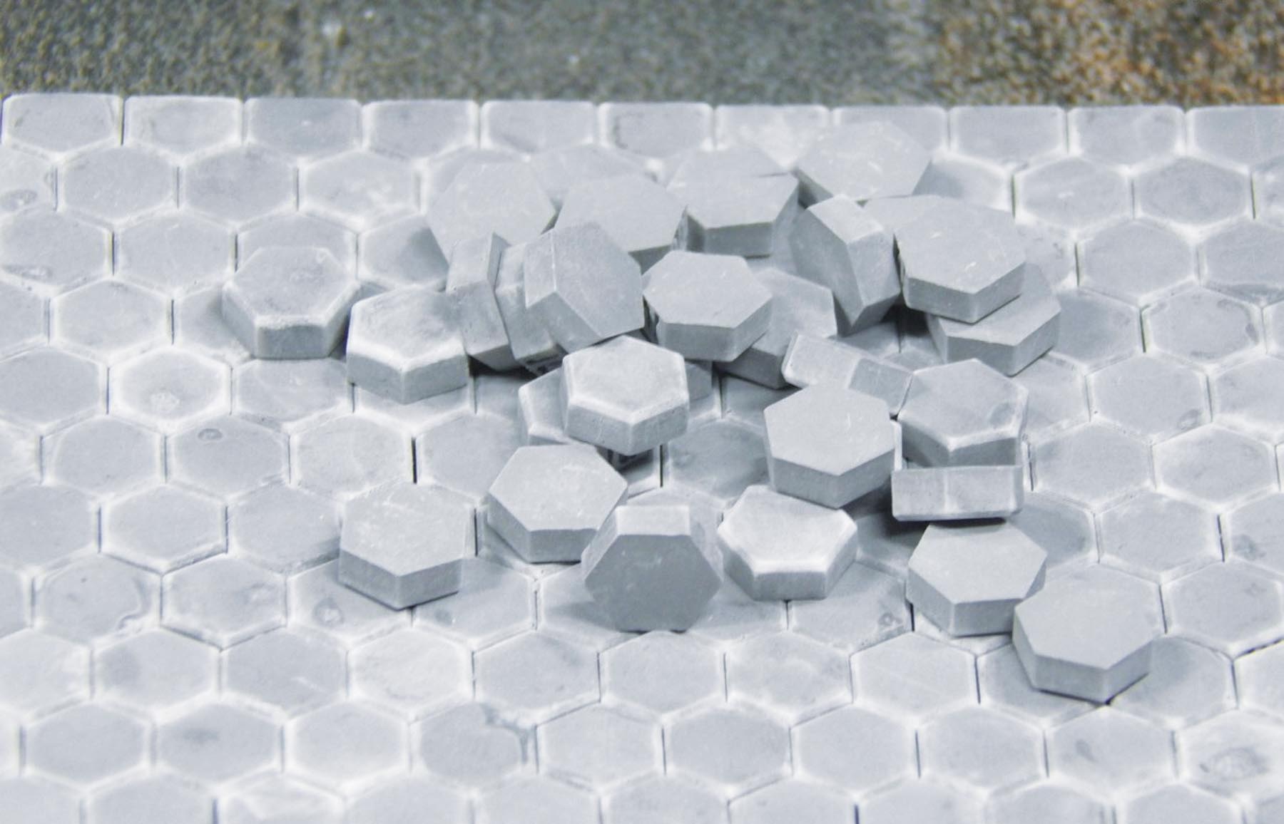 Pflastersteine Hexa hellgrau 540 Stck. Modell von Juweela 1:32