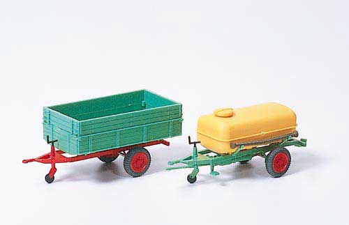 Einachsanhänger mit Ladepritsche (Kipper) und Einachsanhänger mit Fass (Fertigmodell) Modell von Preiser 1:87
