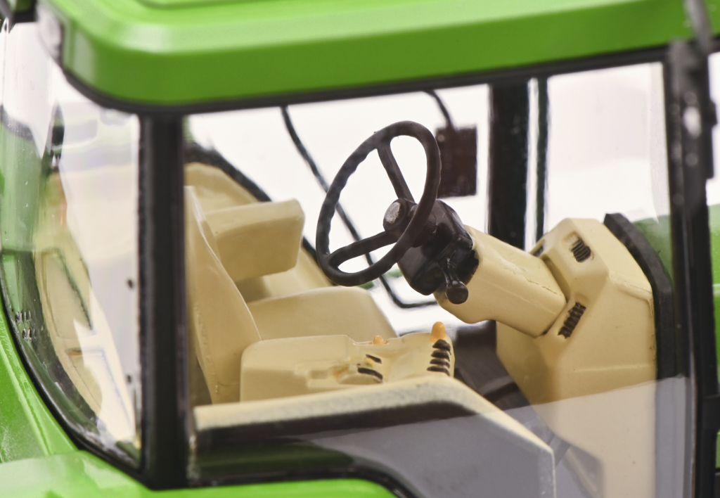John Deere 8400 Modell von Schuco 1:32