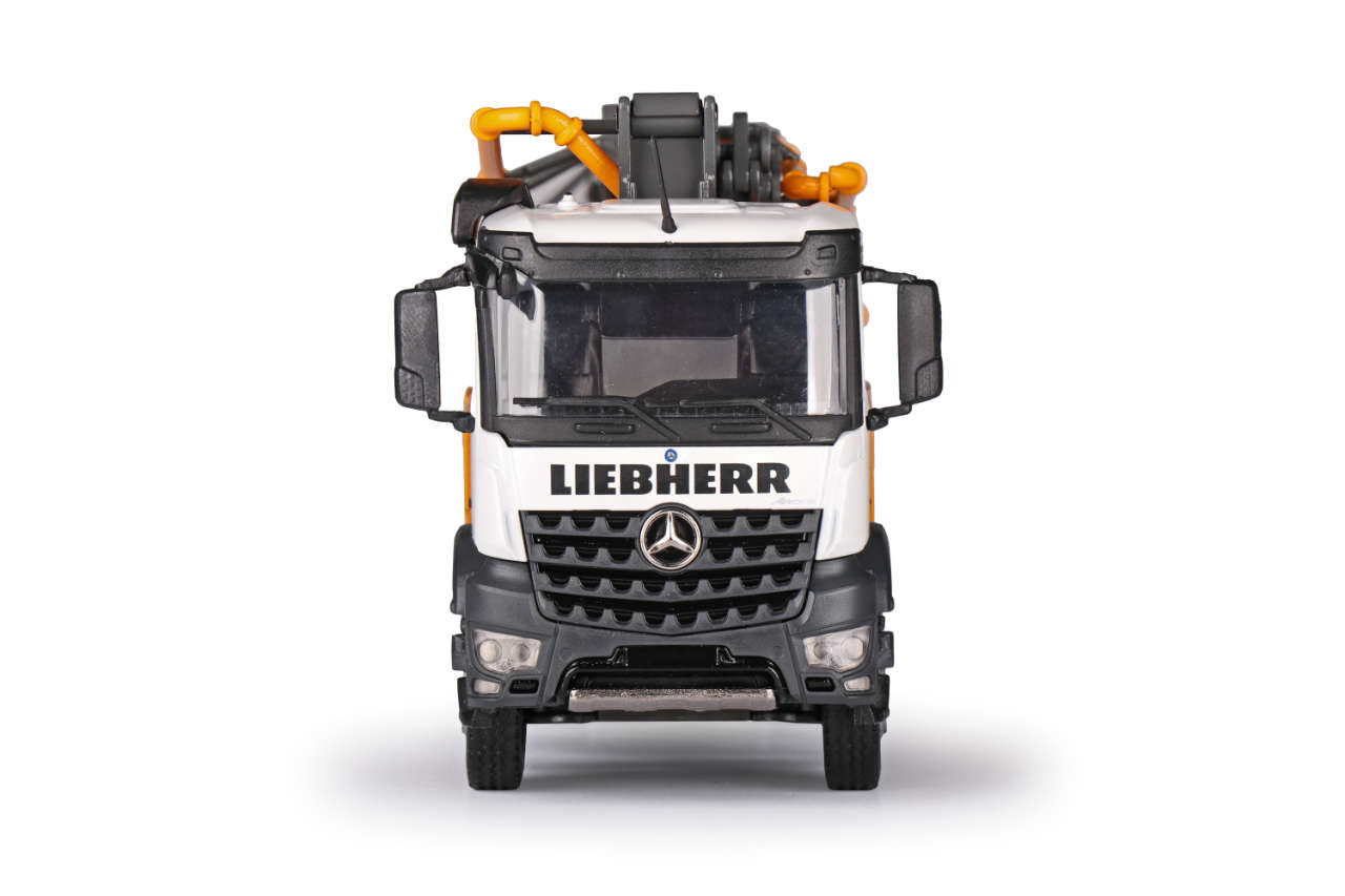 Liebherr 36 XXT Autobetonpumpe Modell von Conrad 1:50