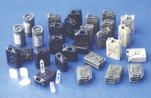 Kanister modern (32 Stück) Modell von Plus Model 1:35