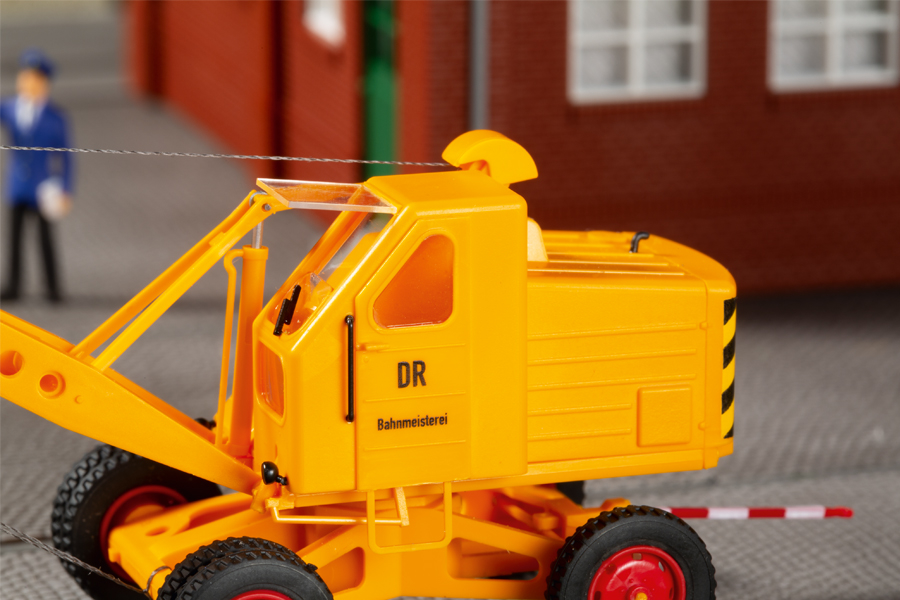 Lader T172 Bahnmeisterei Bausatz Modell von Auhagen 1:87