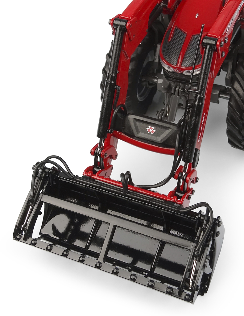 Massey Ferguson 5S.135 mit Frontlader FL.4121 Modell von Universal Hobbies 1:32