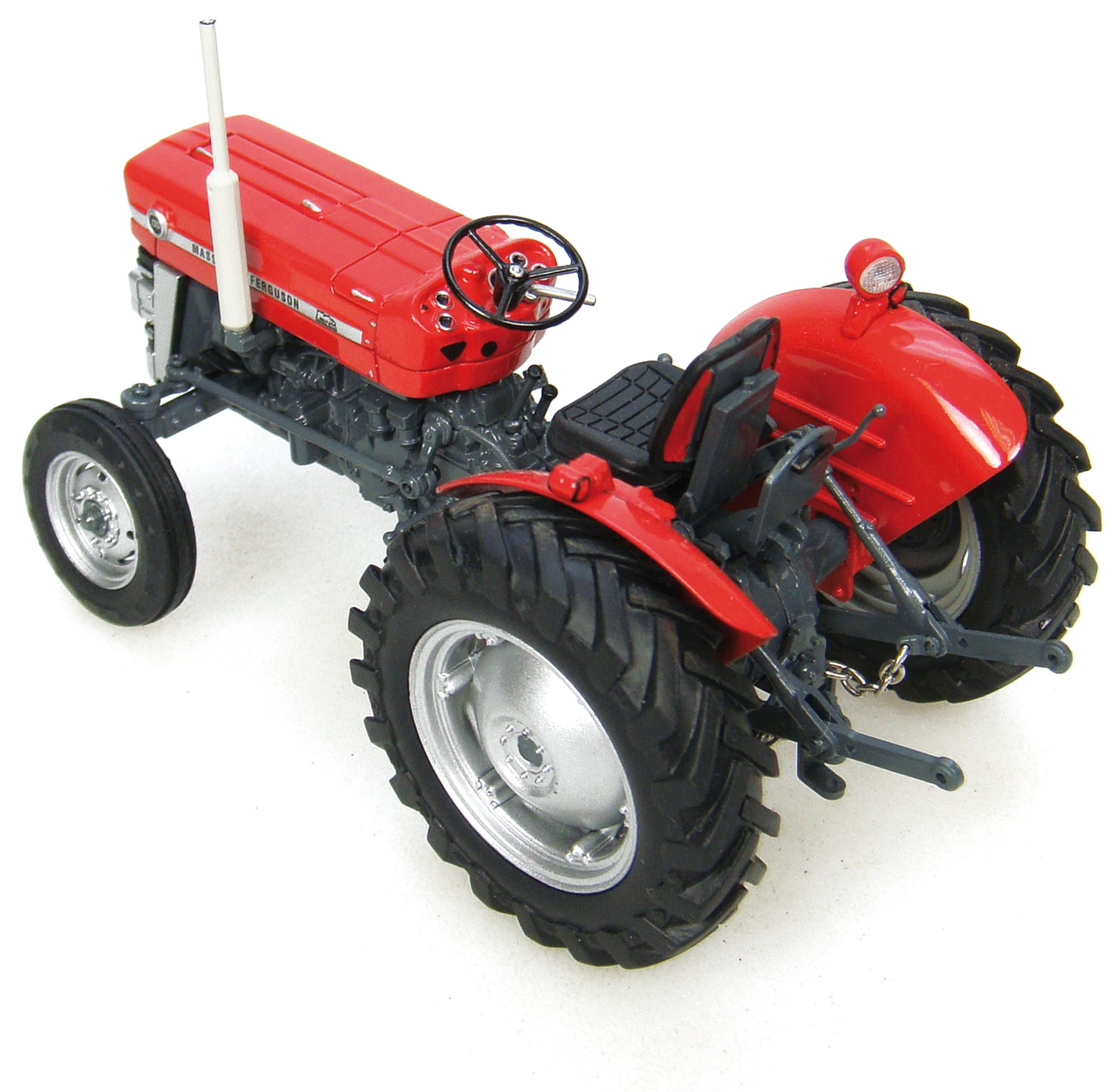 Massey Ferguson 135 (1965) Modell von Universal Hobbies 1:32