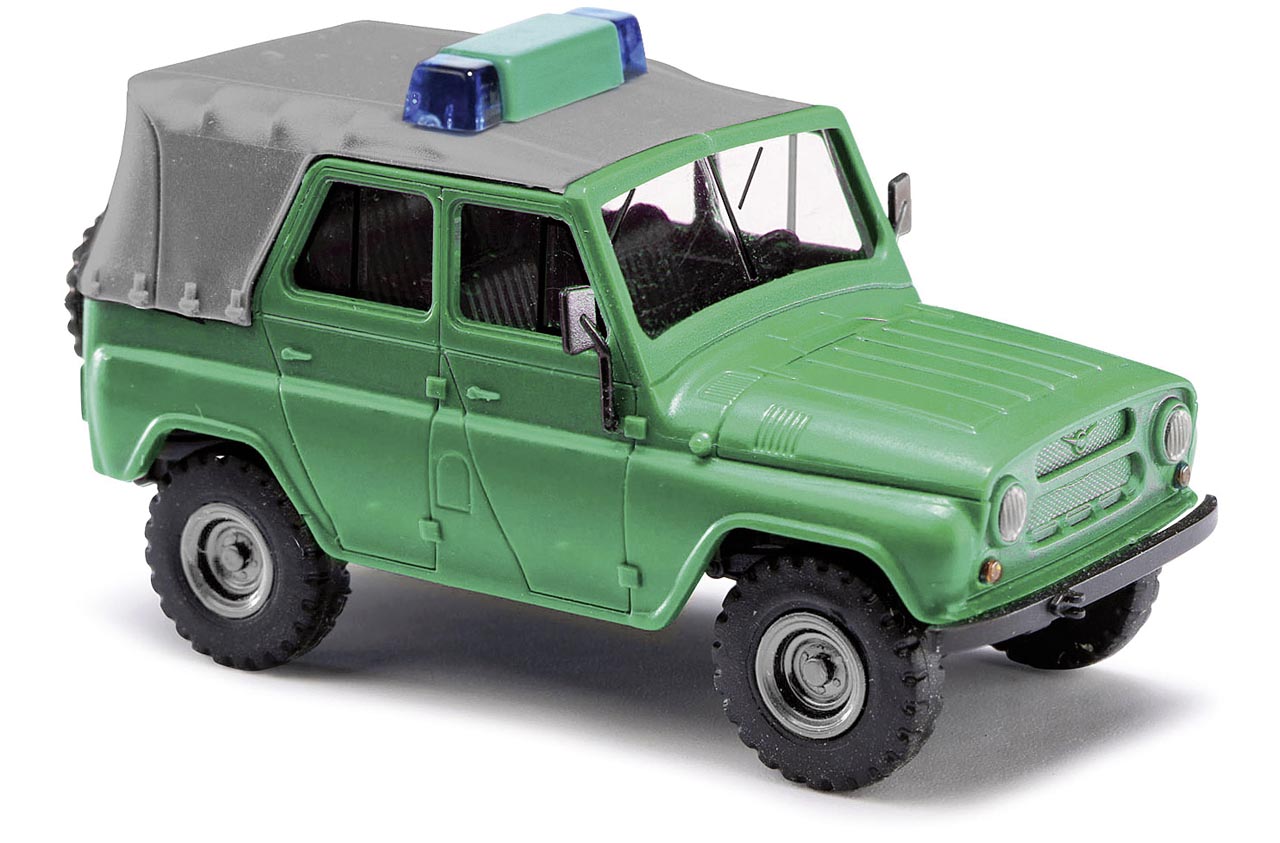 UAZ 469 mit Dach Bundesgrenzschutz Modell von Busch 1:87