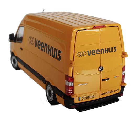 Mercedes-Benz Sprinter Veenhuis Edition gelb Modell von MarGe Models 1:32