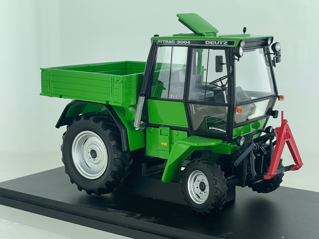 Set Deutz Intrac 2004GI + Deutz Intrac 2004GI mit Pritsche Limited Edition Modell von AutoCult 1:32