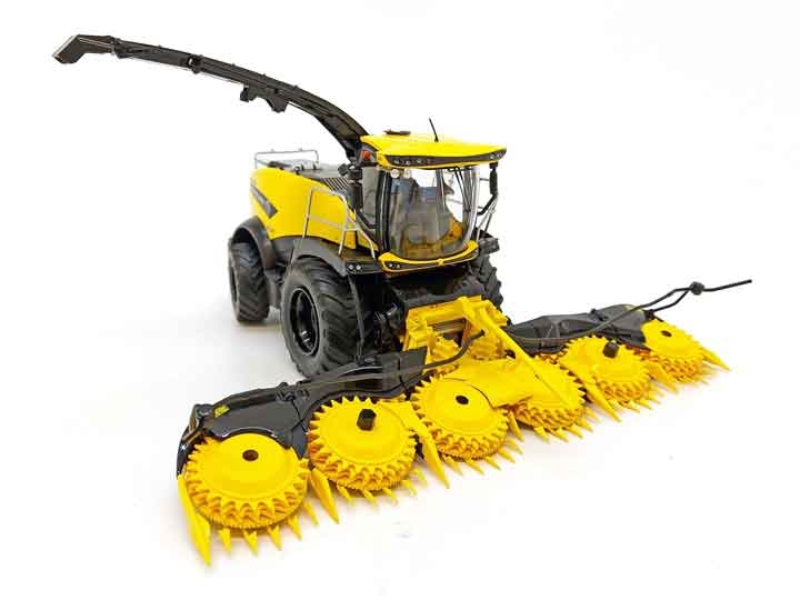 New Holland FR650 mit schwarzen Felgen Lim. Edt. Modell von MarGe Models 1:32