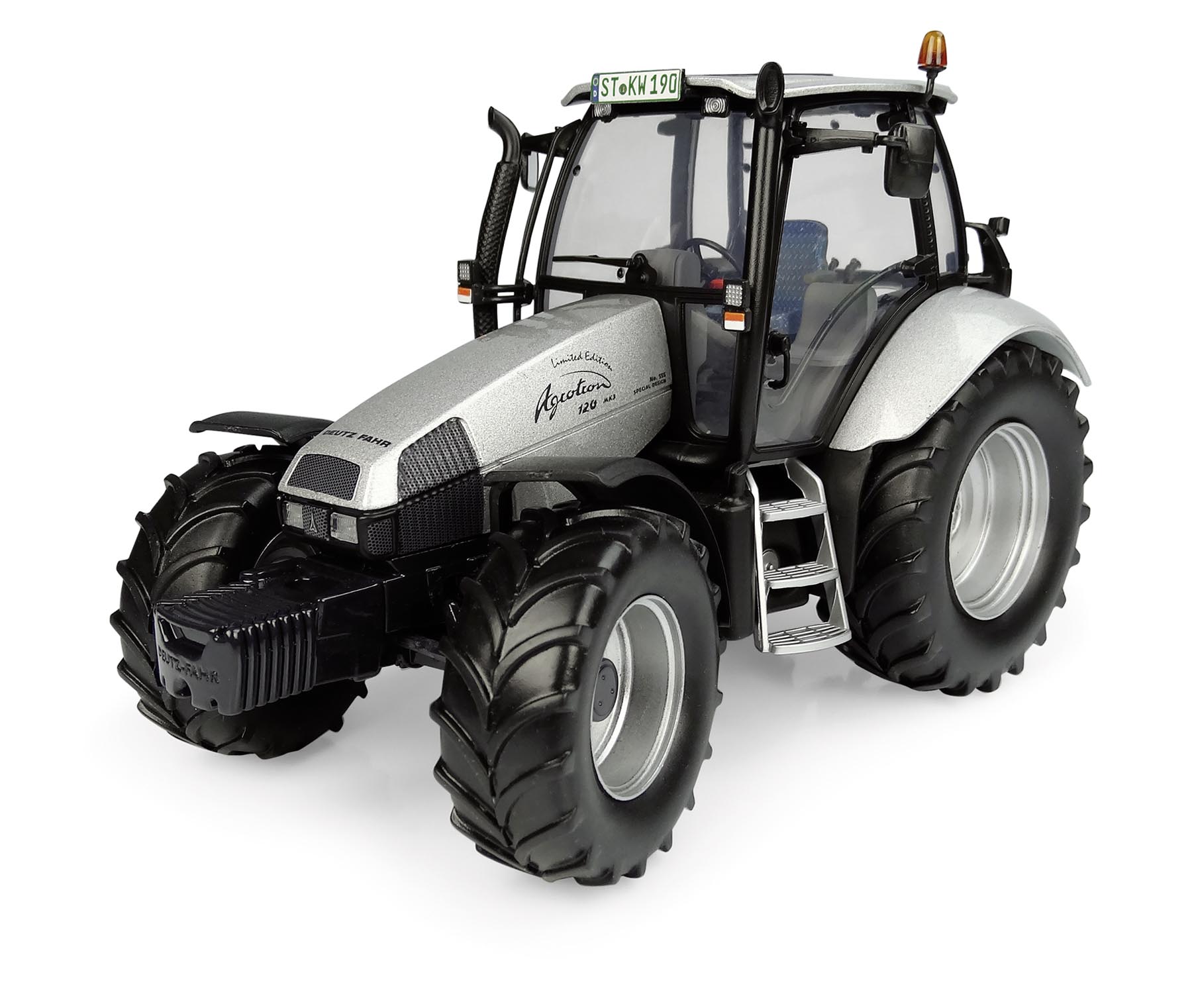 Deutz-Fahr Agrotron 120 MK3 Silver Edition Modell von Universal Hobbies 1:32