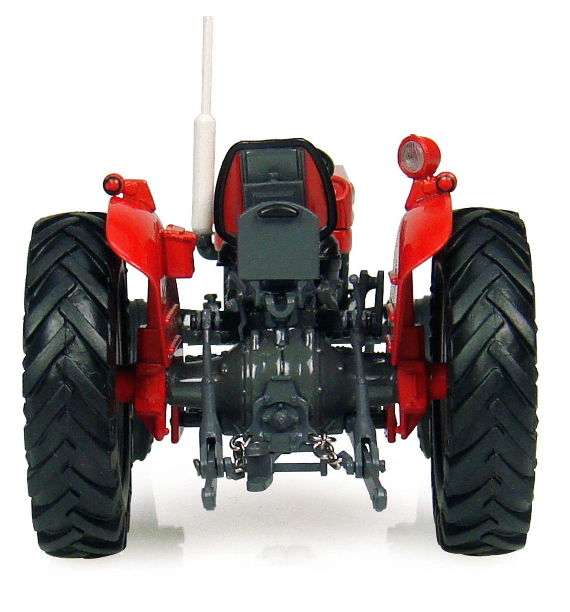 Massey Ferguson 135 (1965) Modell von Universal Hobbies 1:32