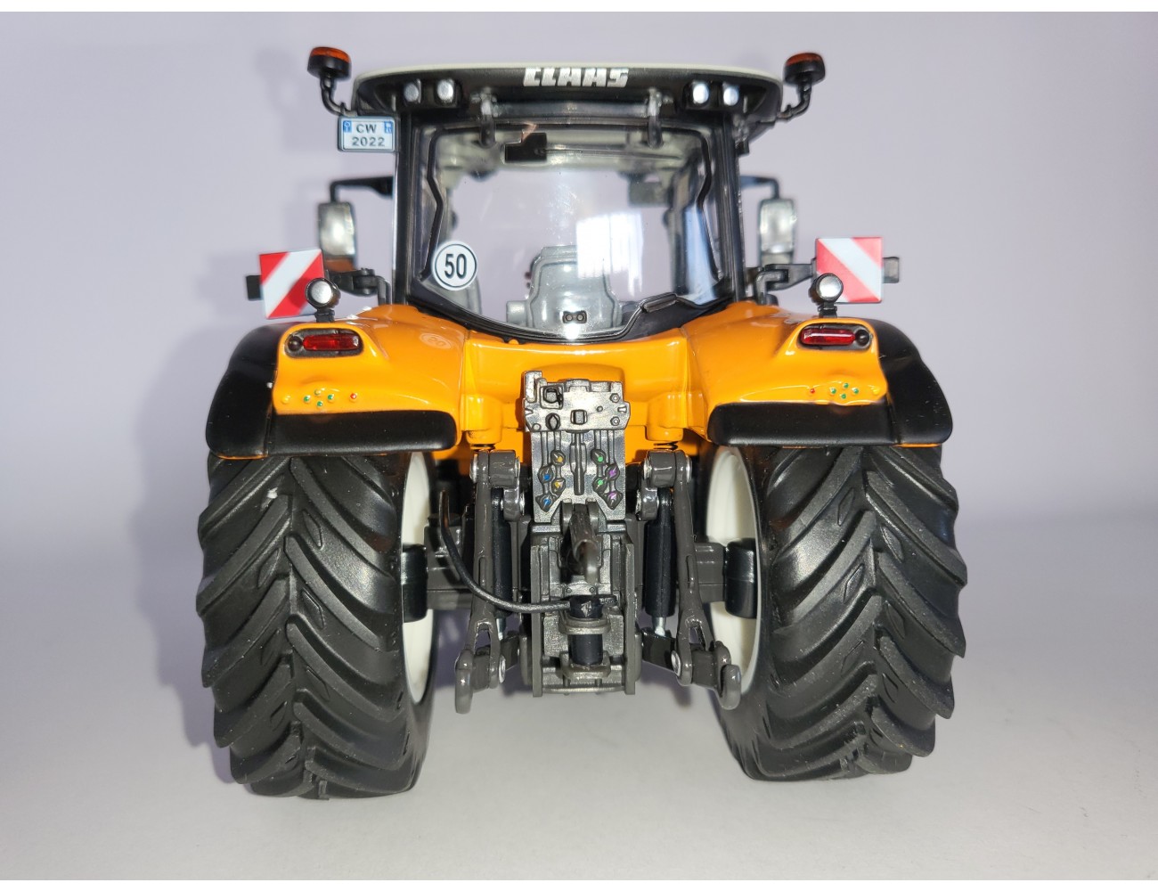 Claas Arion 640 Lim. Edt. orange Modell von WIKING 1:32