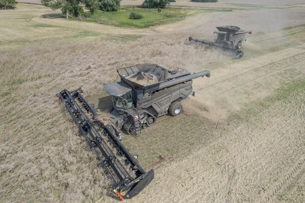 Poster 2 Fendt Ideal-1