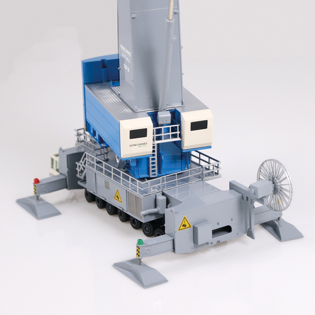 Konecranes Gottwald ESP.8 Gen.6 Mobiler Hafenkran Modell von NZG 1:87