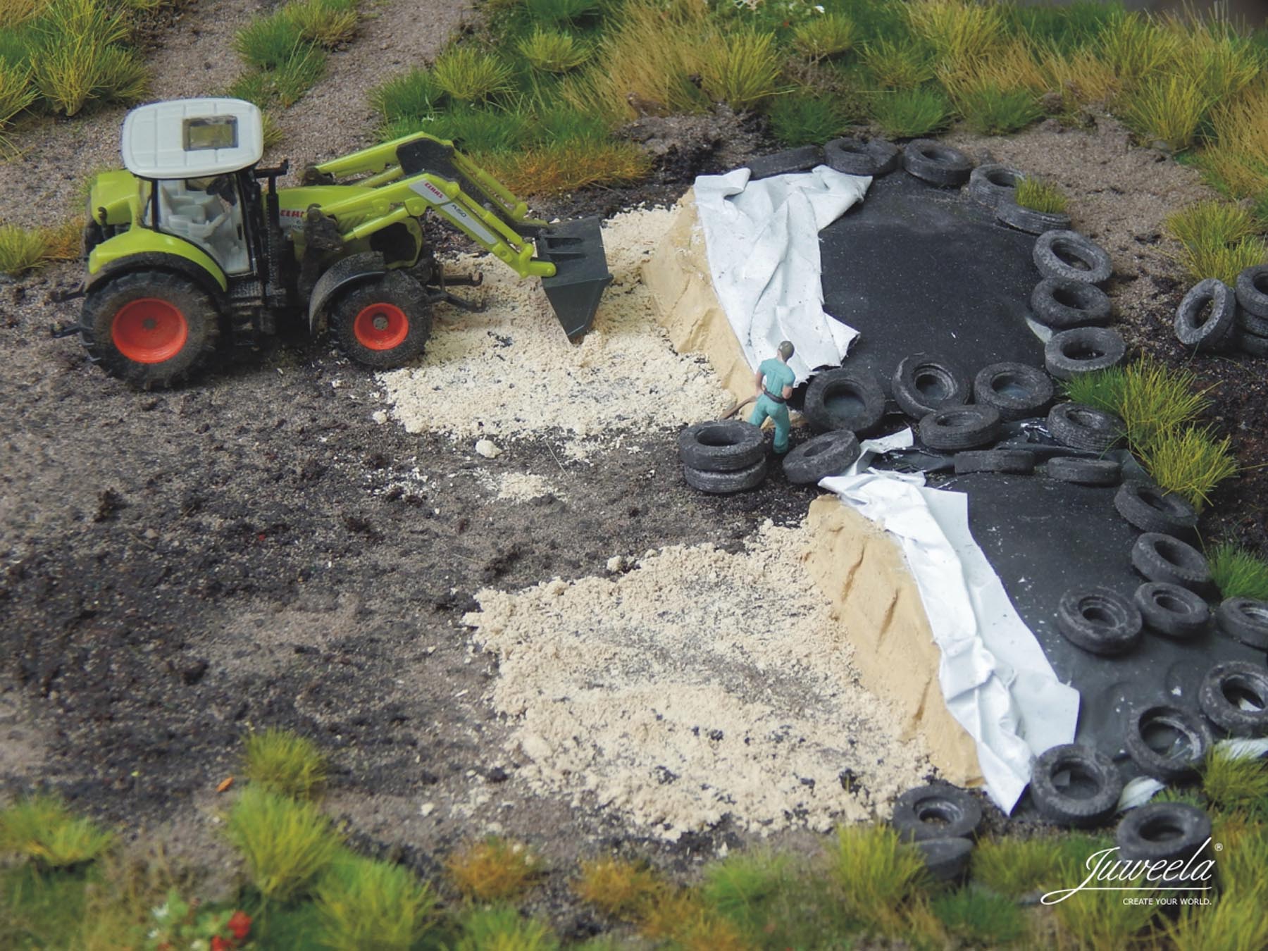 Silage grün mit Abdeckfolie und Reifen Modell von Juweela 1:87