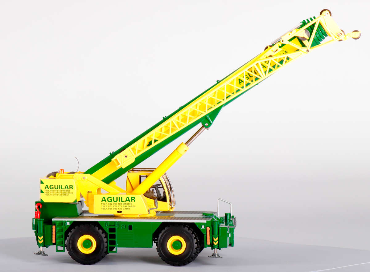 Liebherr LRT 1100-2.1 Mobilkran Aguilar Modell von Conrad 1:50